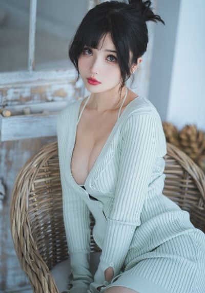 夫妇一起去精油按摩隔着窗帘_1080日韩电影在线