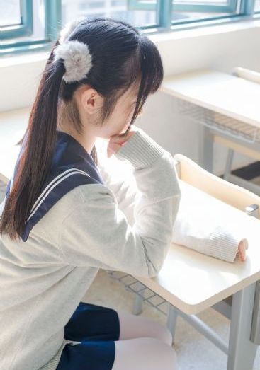 在厨房和女友闺蜜做_4K动漫在线观看