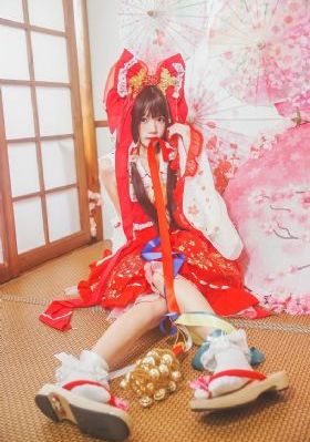 狗日美女b_高清全集免费播放