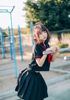 森林里的熊先生在冬眠中动漫_JVID性感写真